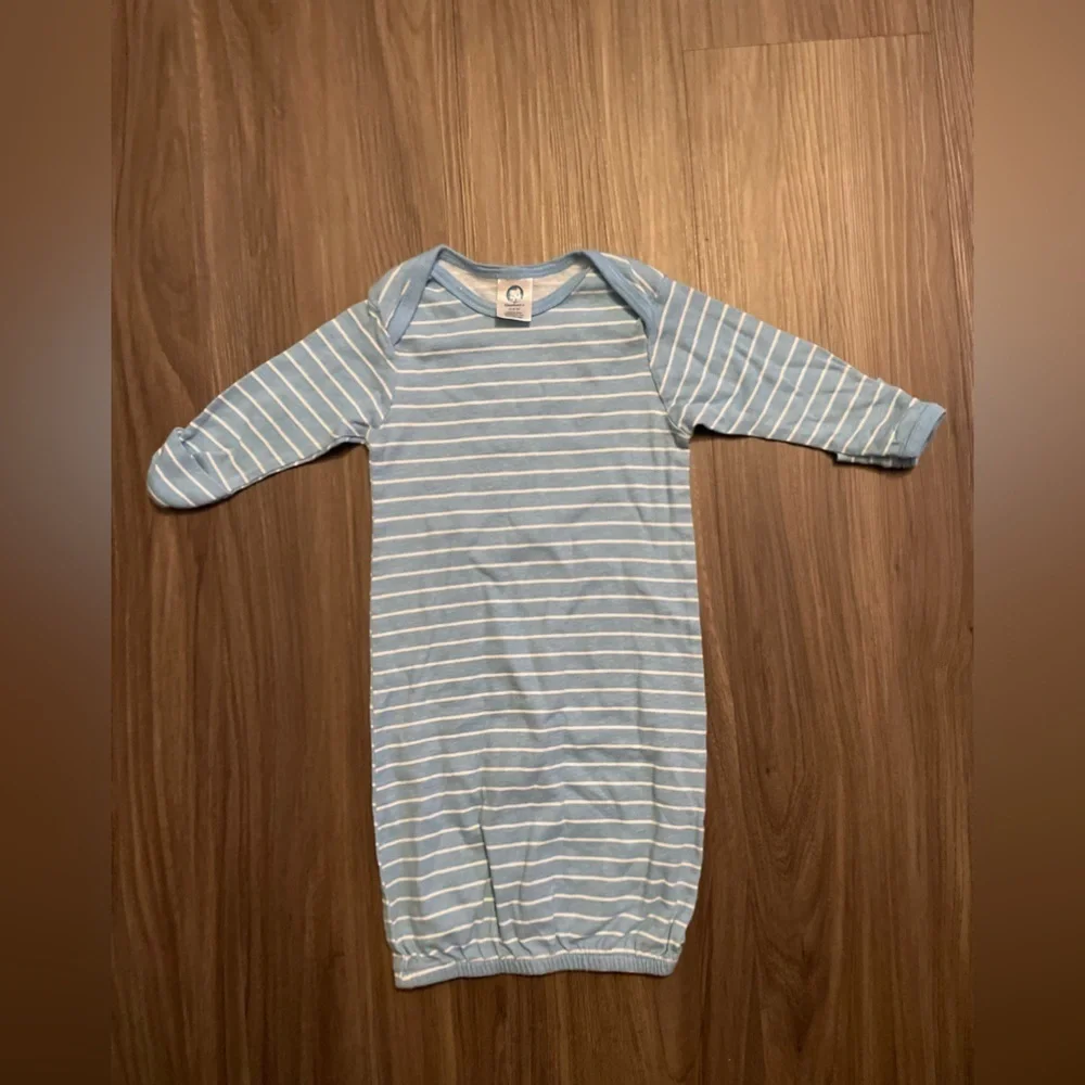 Gerber Blue and White long sleeve  Sleep shirt Soft Cotton size 0-6M